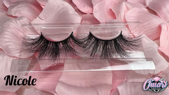 5D lashes Nicole